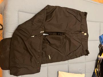 Giubbotto e pantalone da neve