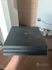 playstatio 4 pro usata