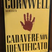 giallo Patricia Cornwell cadavere non identificato