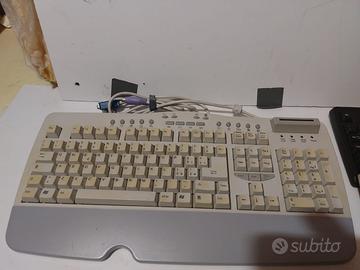 Tastiera Vintage PS2 con lettore Smart card