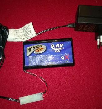 Caricabatterie e batteria per auto radiocomandata