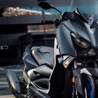 Yamaha XMax 125 icon blue ( bonus 700 accessori )