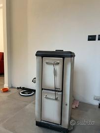Stufa a legna come nuova - usata pochissimo