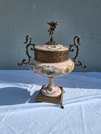 antica coppa in porcellana 