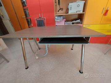 Scrivania IKEA