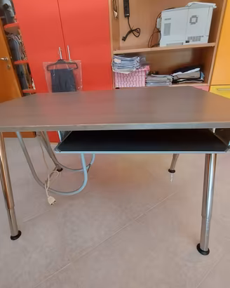 Scrivania IKEA
