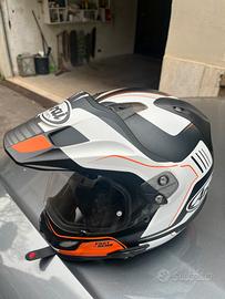 ARAI TOUR X4 2025 + INTERFONO SENA ARAI TAGLIA L