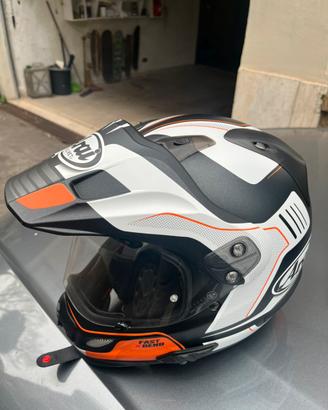 ARAI TOUR X4 2025 + INTERFONO SENA ARAI TAGLIA L