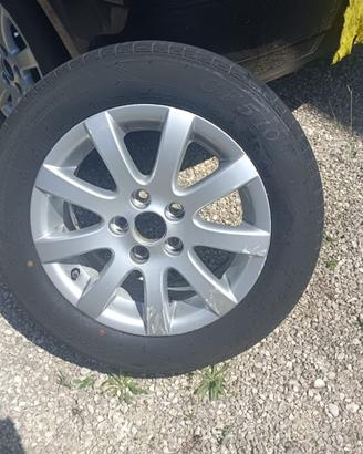 4 CERCHI IN LEGA R14 con GOMME 185 60 R14 DOT 2025