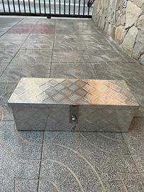 Cassetta in aulluminio con doppia chiave