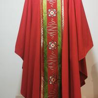 casula di lana rossa