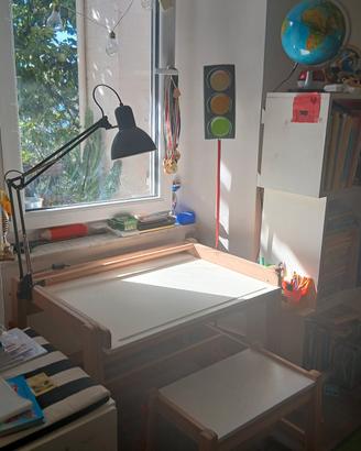 Scrivania bambini Ikea Flisat  + sgabello 