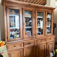 Credenza con vetrina, sportelli e cassetti