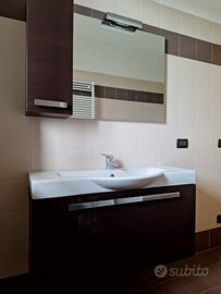 Mobiletto bagno in legno + specchio rettangolare