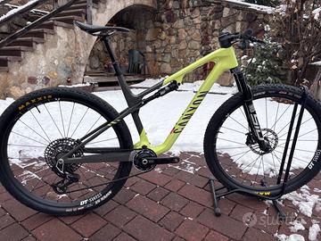 Mtb CANYON LUX World cup CFR AXS   2025