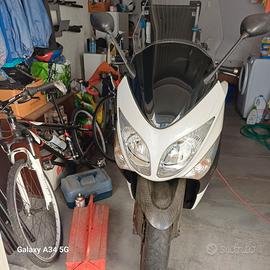TMAX 500 anno 2010 km 74.000