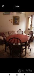 Tavolo allungabile con 4 sedie ciliegio e rattan