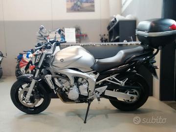 Yamaha FZ6