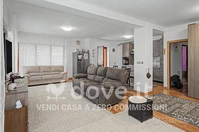 Appartamento di 145 m² con 4 locali e box auto a B