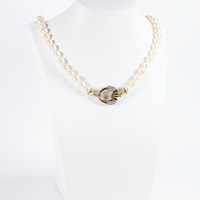 Collana in oro con perle e diamanti