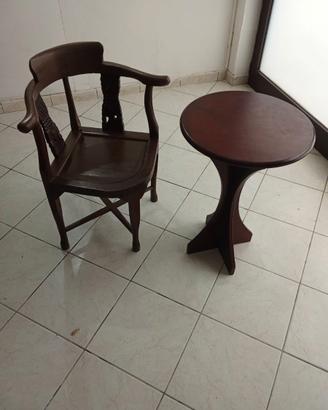 Sedia antica più tavolino