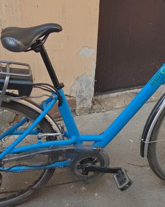Bicicletta city bike elettrica