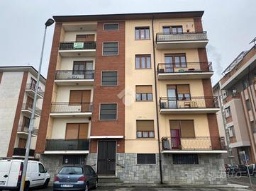3 LOCALI A CARMAGNOLA