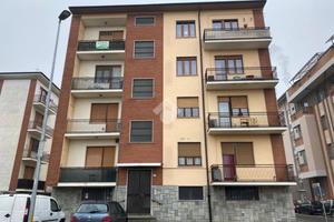 3 LOCALI A CARMAGNOLA
