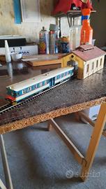Acc. plastico : rimessa locomotive