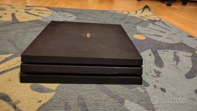 PlayStation 4 pro con un gioco ( God of war Ragnar