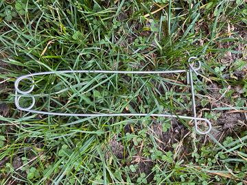 Molle distanziatrici per pali in legno per vigneto