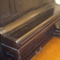 Pianoforte a parete Lichtenstein 1864