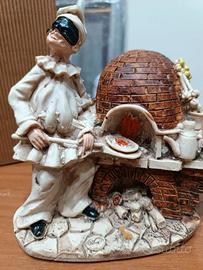 Statuetta artigianale raffigurante Pulcinella