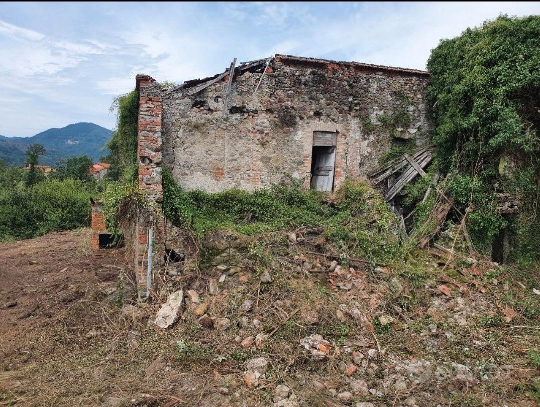 Rudere 600 mq con terreno 4 Ha - Vista 5
