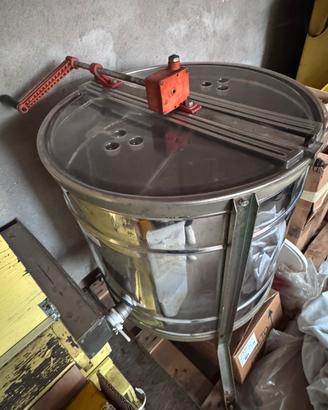 Smielatore tangenziale manuale 8 telai