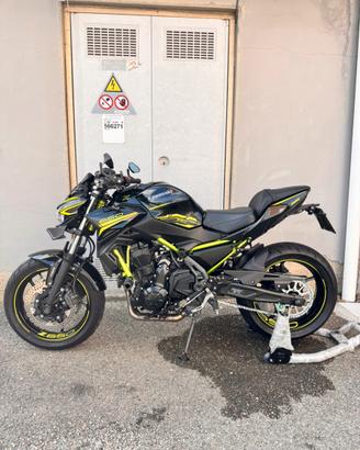 KAWASAKI Z650 CANDY LIME PERFORMANCE