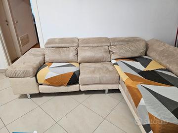 Divano con  meccanismo Relax e chaise longue