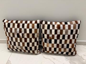 Due cuscini in vera pelle di mucca