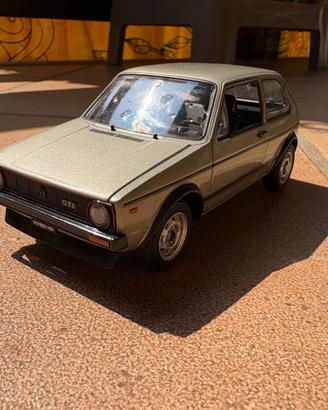 VW Golf GTI Quattroruote Collection 1/24 + Libro