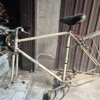 telaio motobecane messo bene