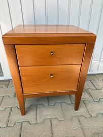 Comodino in legno