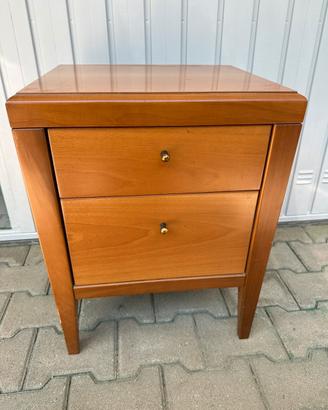 Comodino in legno