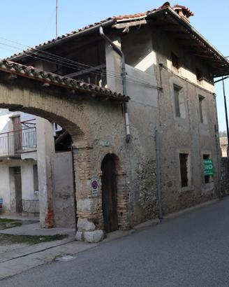 RUSTICO IN SASSO BICAMERE DA RISTRUTTURARE CON ...