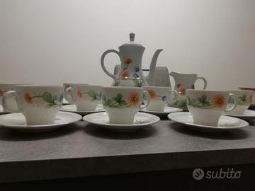 tazzine n. 9 + teiera e bricco latte coordinati
