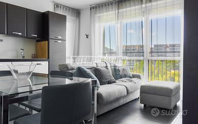 Bilocale ristrutturato con box e terrazzo
