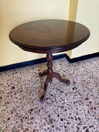 Tavolino in legno da salotto