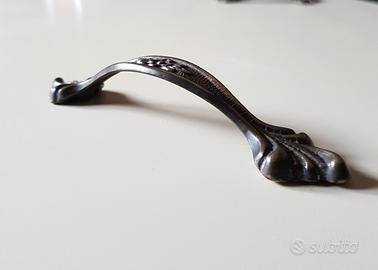 Maniglie in ottone per mobili vintage