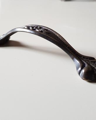 Maniglie in ottone per mobili vintage