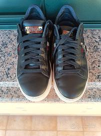 Sneakers Stokton in Pelle Nera  con stella e stras