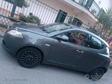 auto benzina anno 2014